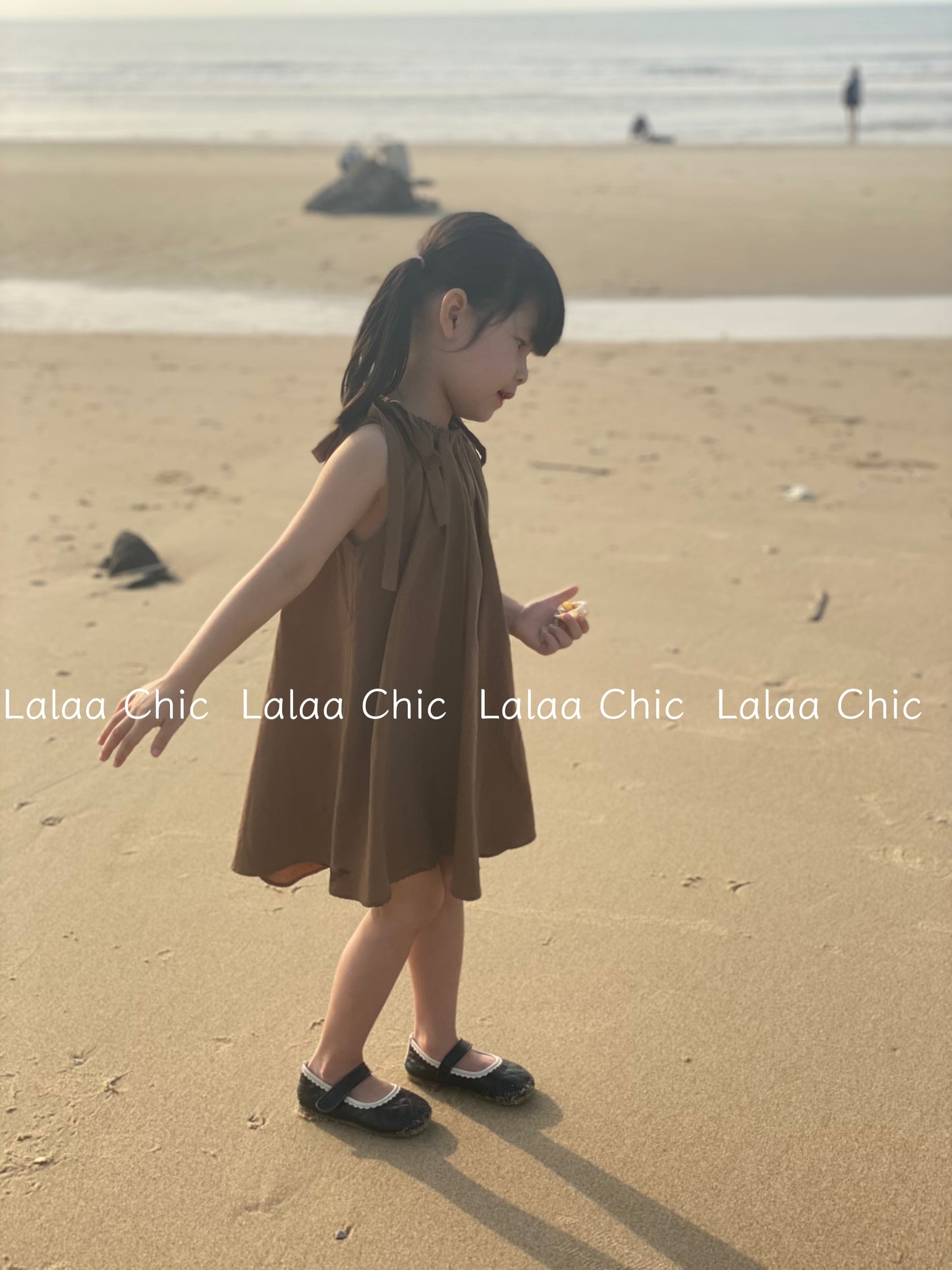 Robe Choco Lune Dress- Váy suông nâu nơ vai